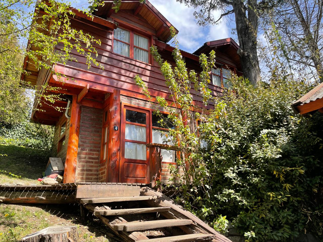 Two-storey cabin