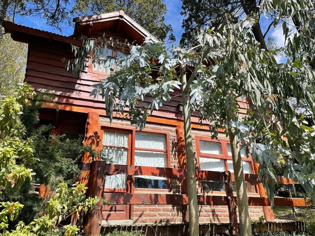 Two-storey cabin