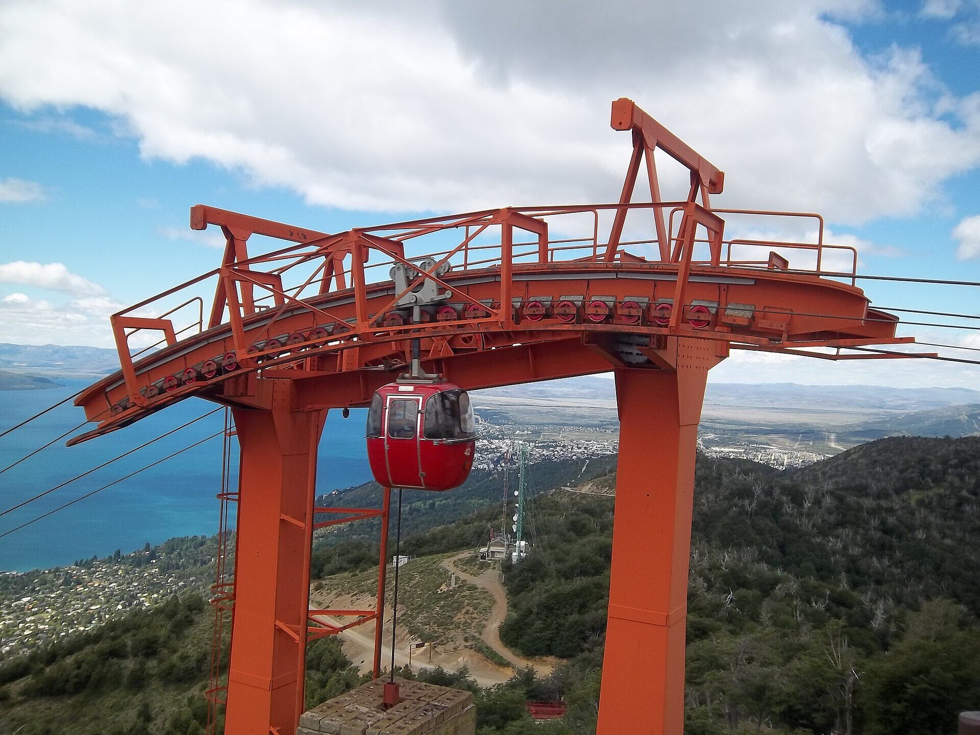 The Cerro Otto cable car, a short walk away